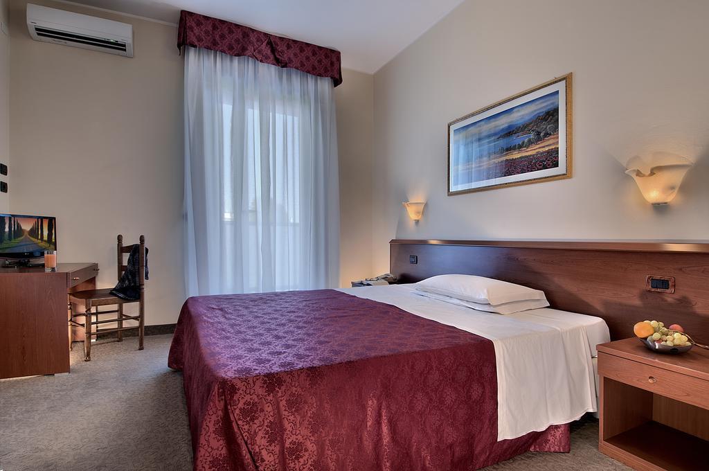 Hotel Terme Belsoggiorno อาบาโนแตร์เม ภายนอก รูปภาพ