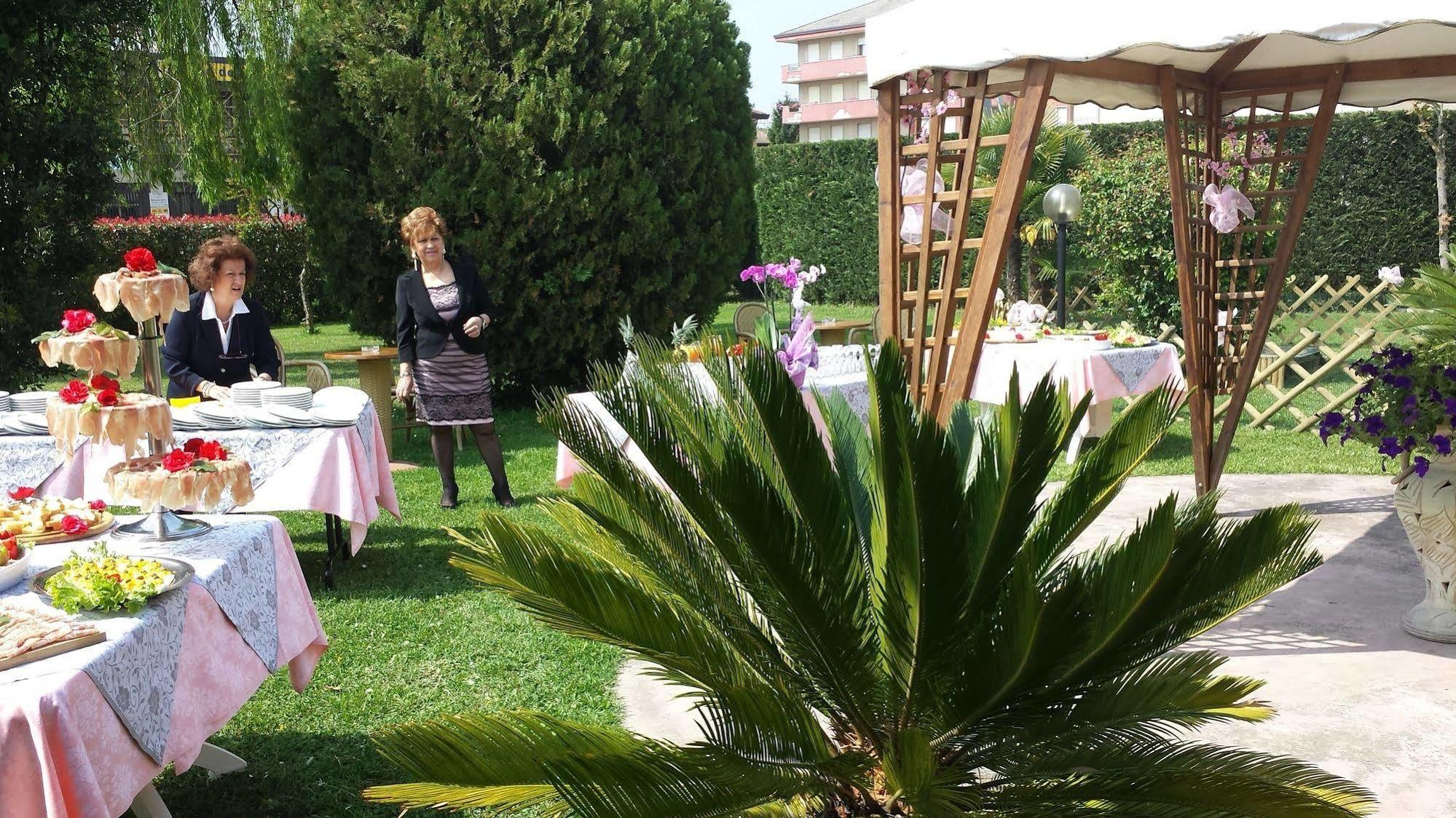 Hotel Terme Belsoggiorno อาบาโนแตร์เม ภายนอก รูปภาพ