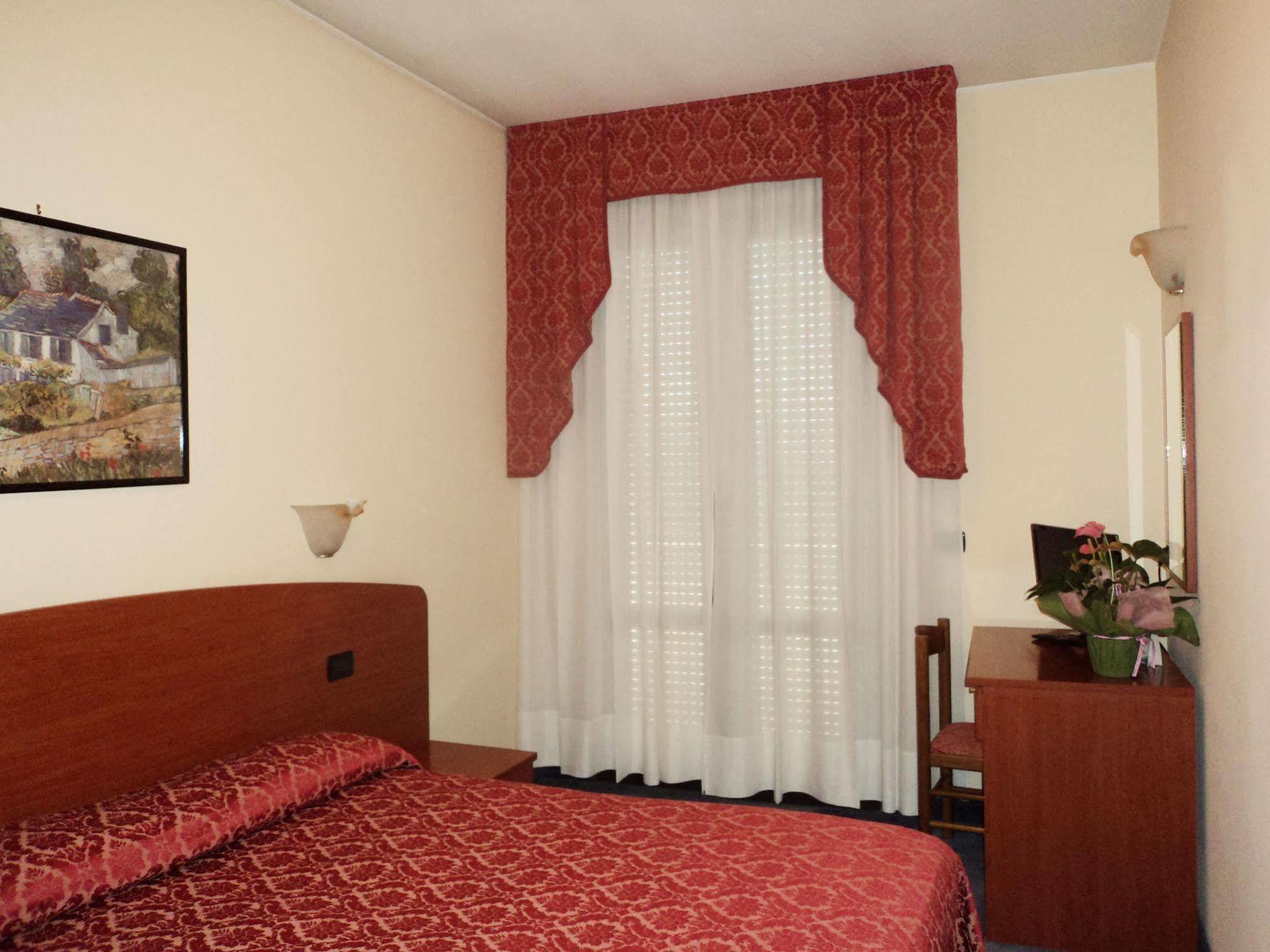 Hotel Terme Belsoggiorno อาบาโนแตร์เม ภายนอก รูปภาพ