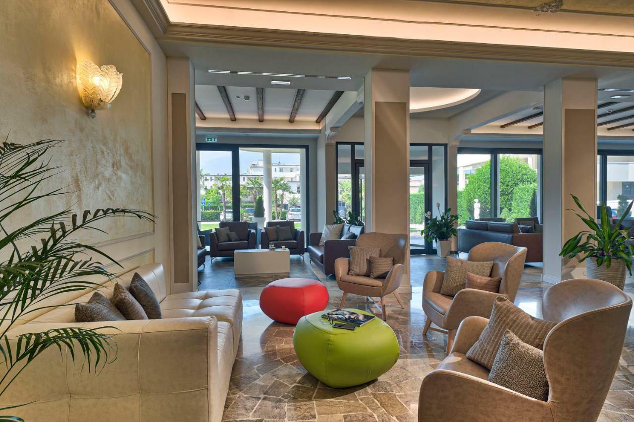 Hotel Terme Belsoggiorno อาบาโนแตร์เม ภายนอก รูปภาพ